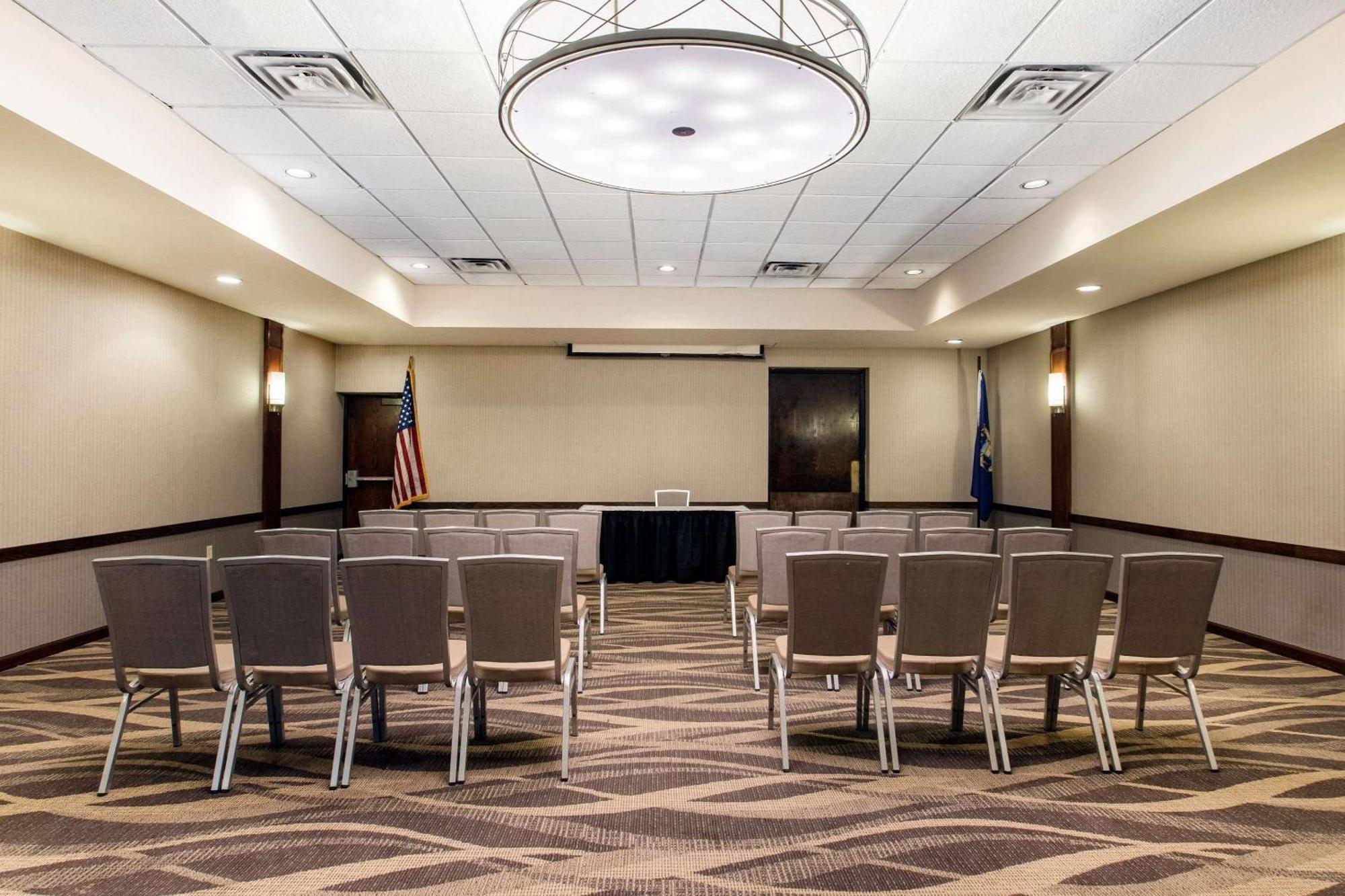 Radisson Hotel Grand Rapids Riverfront Ngoại thất bức ảnh