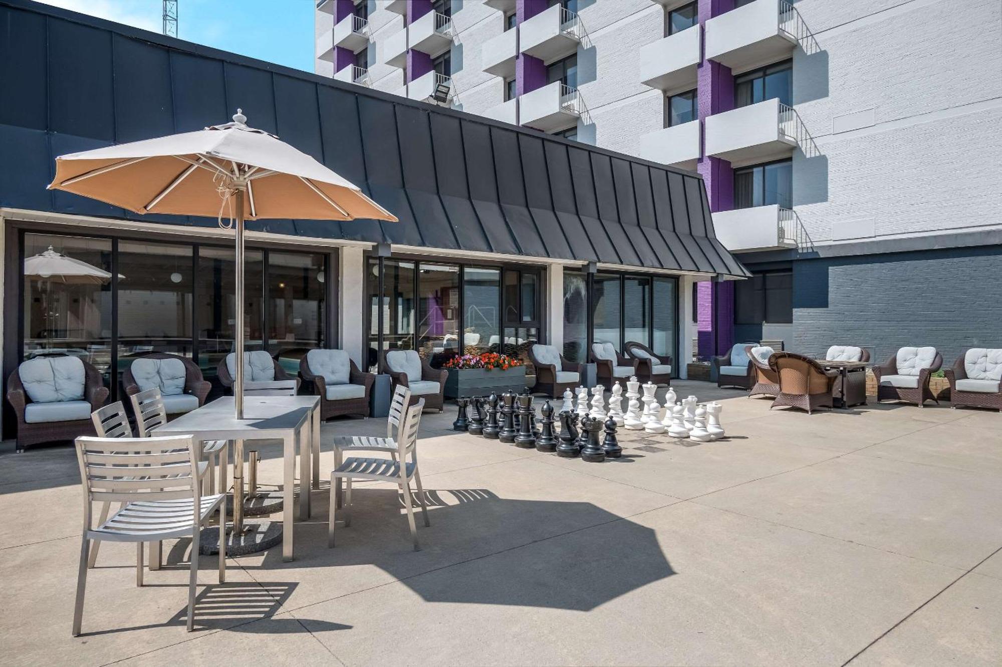 Radisson Hotel Grand Rapids Riverfront Ngoại thất bức ảnh
