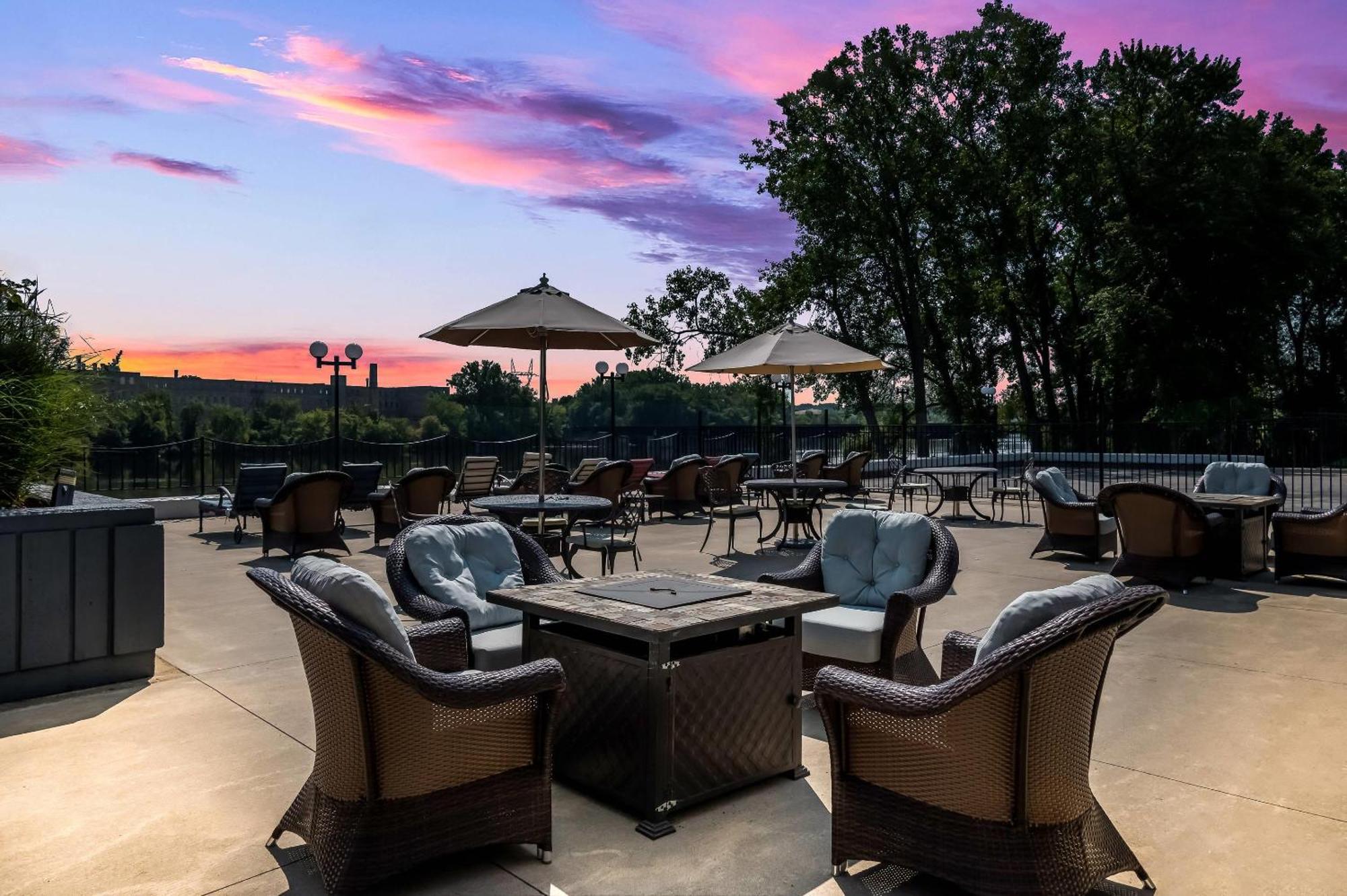 Radisson Hotel Grand Rapids Riverfront Ngoại thất bức ảnh